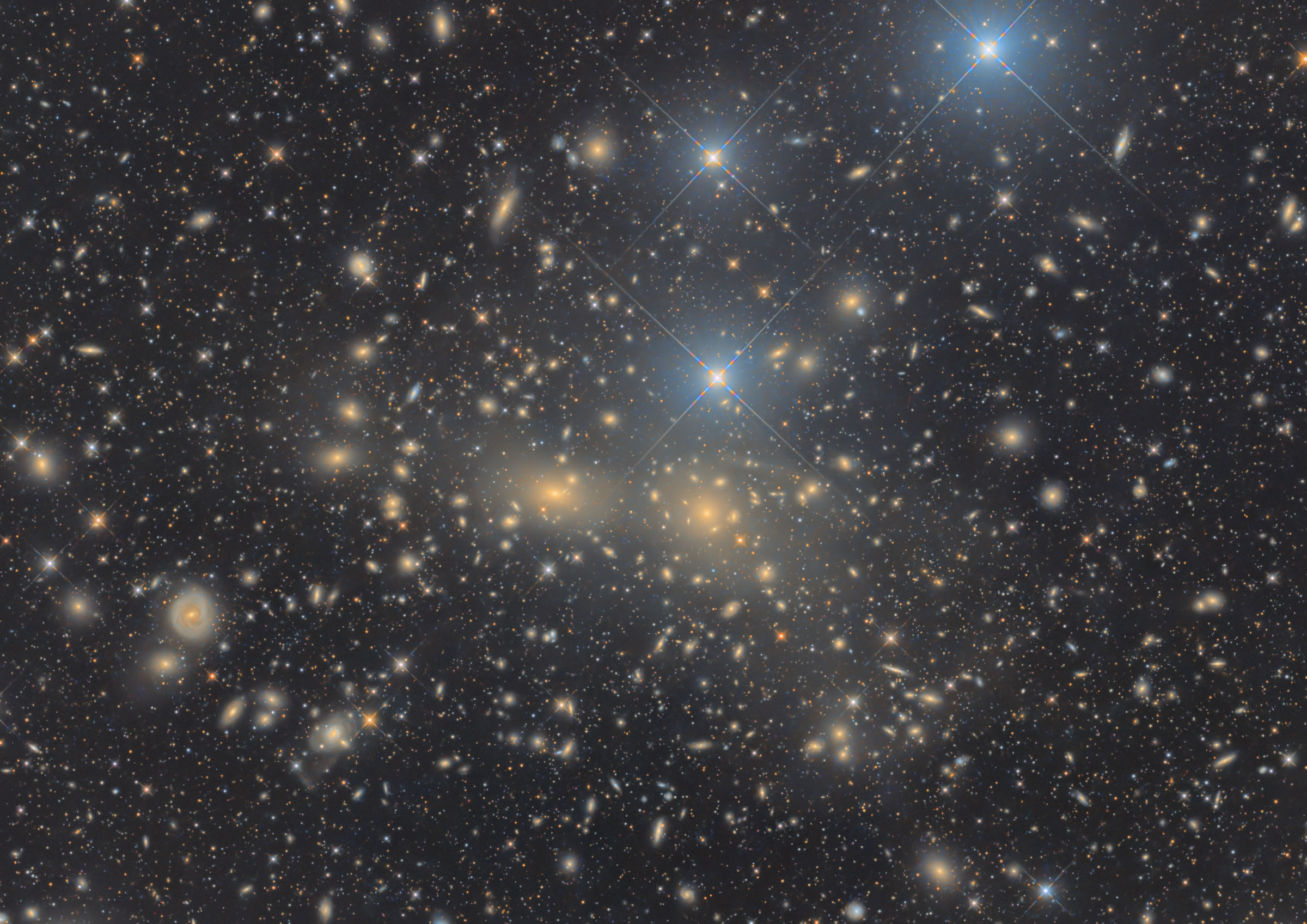 B!] NGC4889・4874とその周辺─かみのけ座銀河団